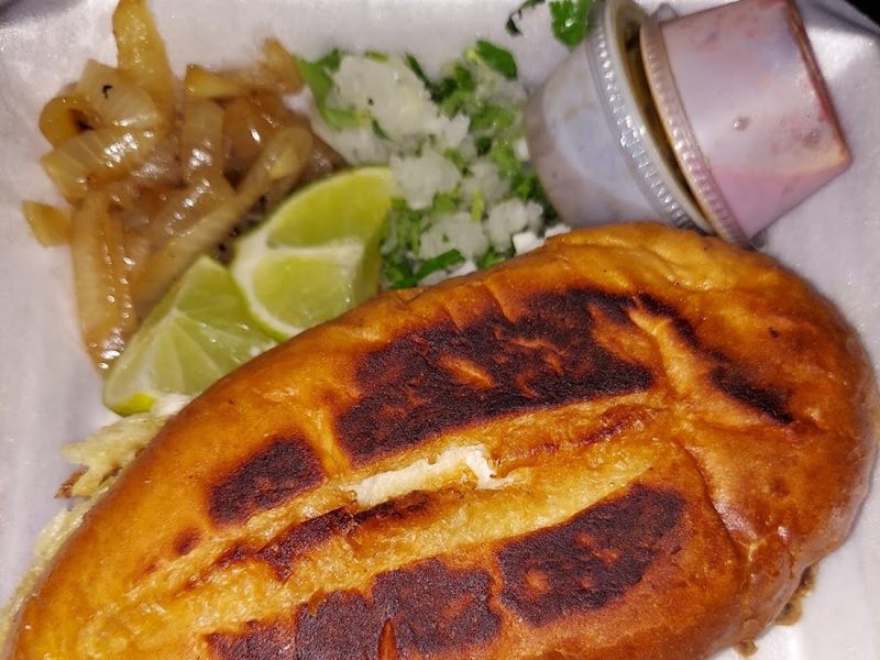 La Paisanita food