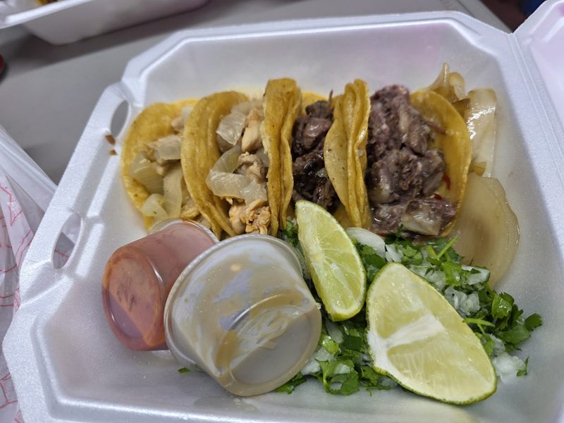 La Paisanita food